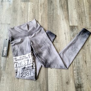 Venor Gray banded leggings NWT